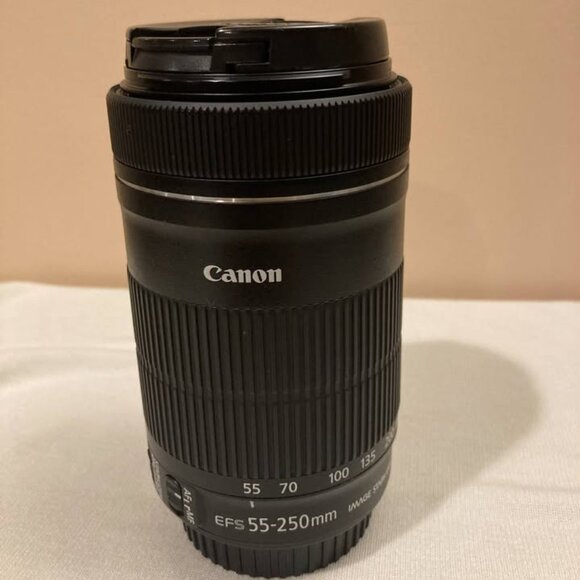 Canon EOS 700D / Rebel T5i - Picture 4 of 5